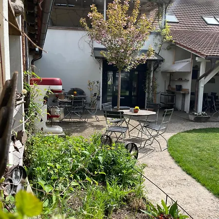 Bed and Breakfast Livanec Horni Bezdekov